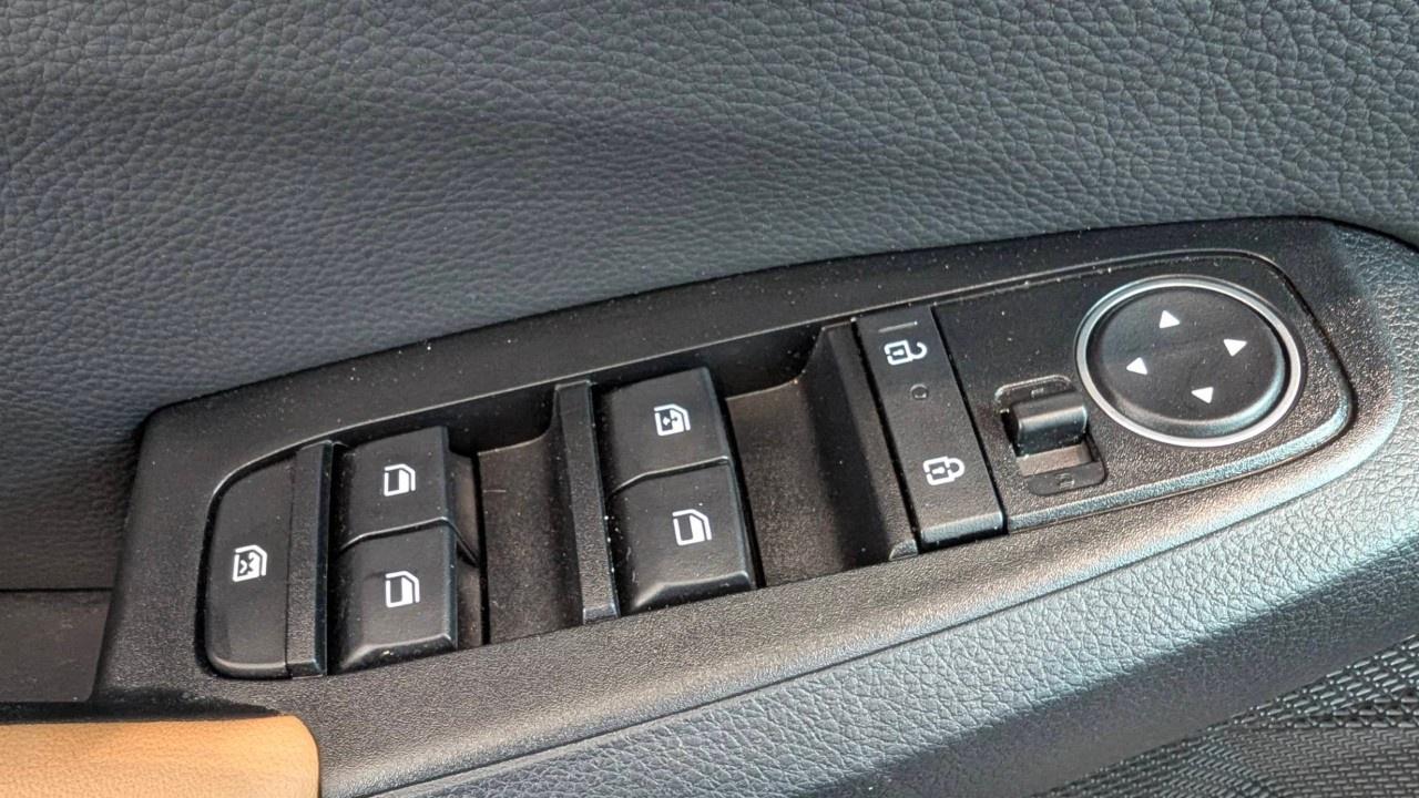 2024 Kia Seltos SX AWD w/Brown Interior Photo