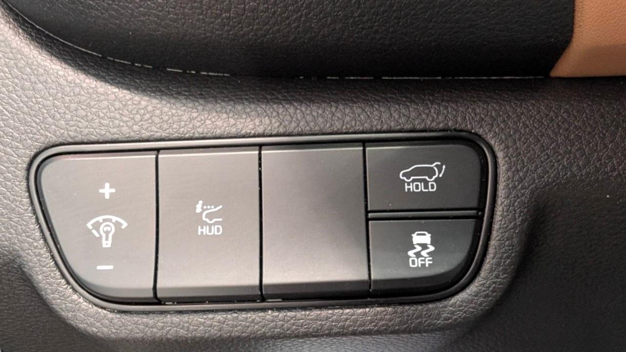 2024 Kia Seltos SX AWD w/Brown Interior Photo