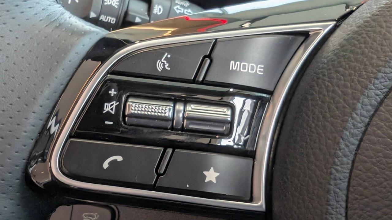 2024 Kia Seltos SX AWD w/Brown Interior Photo