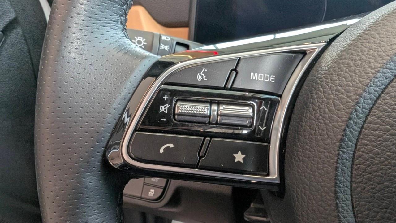 2024 Kia Seltos SX AWD w/Brown Interior Photo