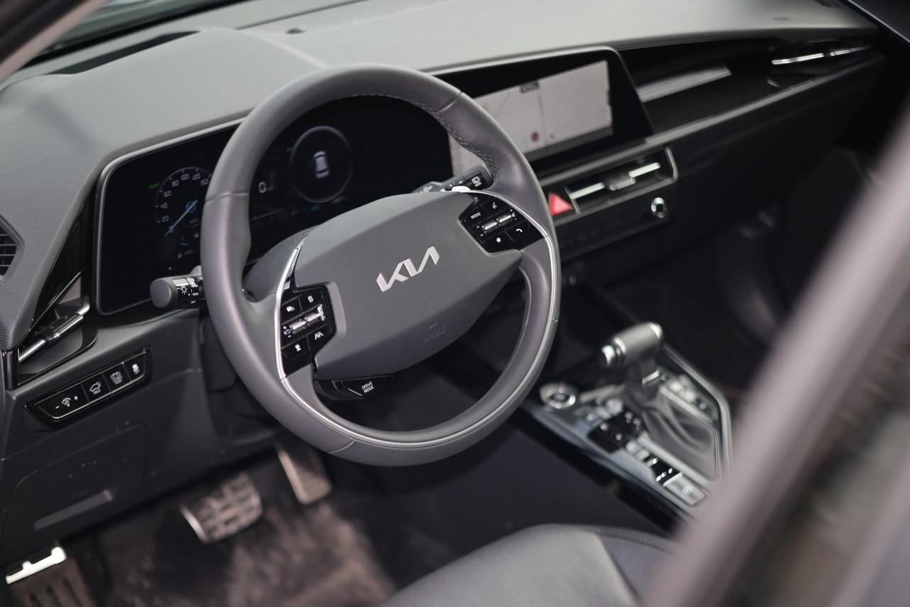2025 Kia NIRO SX FWD Photo
