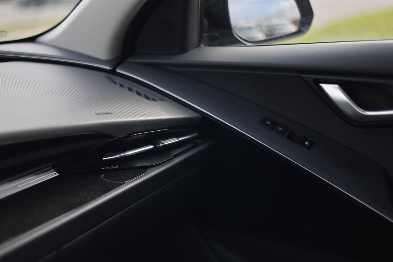 2025 Kia NIRO SX FWD Photo
