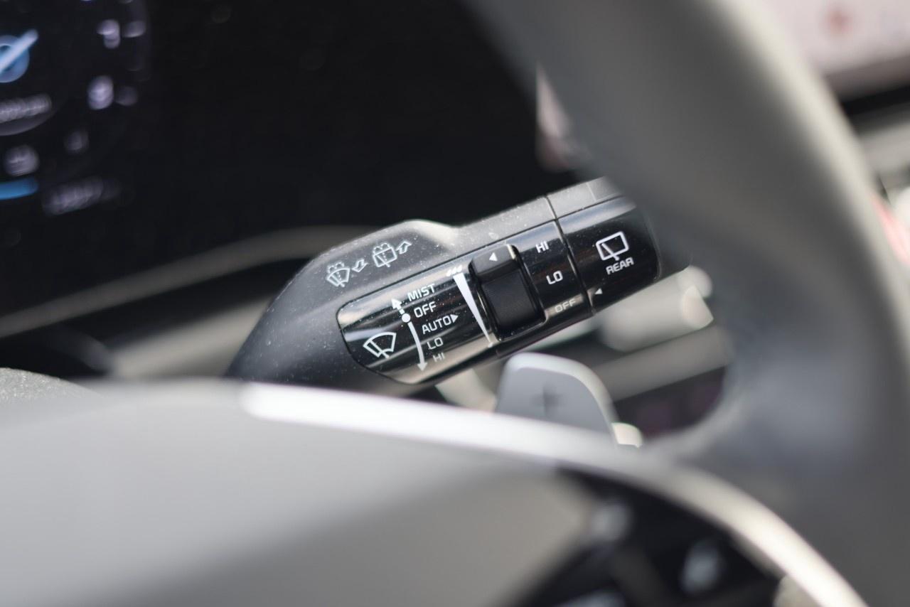 2025 Kia NIRO SX FWD Photo