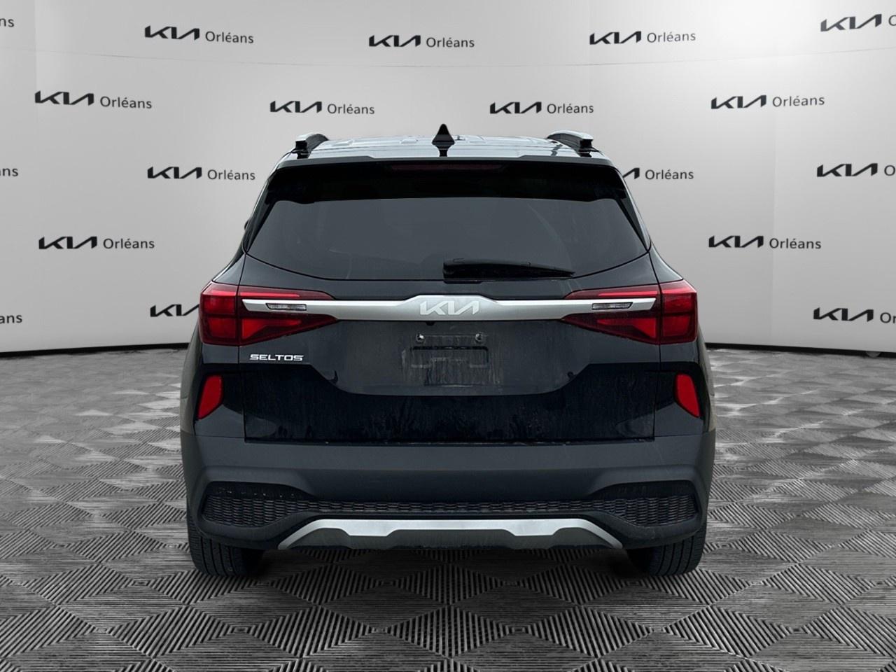 2022 Kia Seltos LX FWD Photo