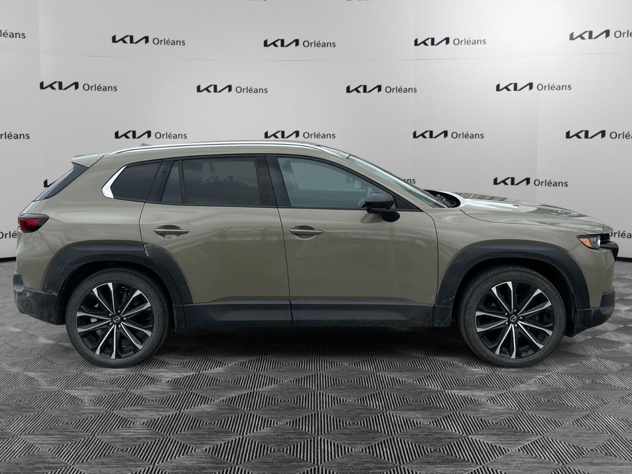 2023 Mazda CX-50 GT AWD Photo3