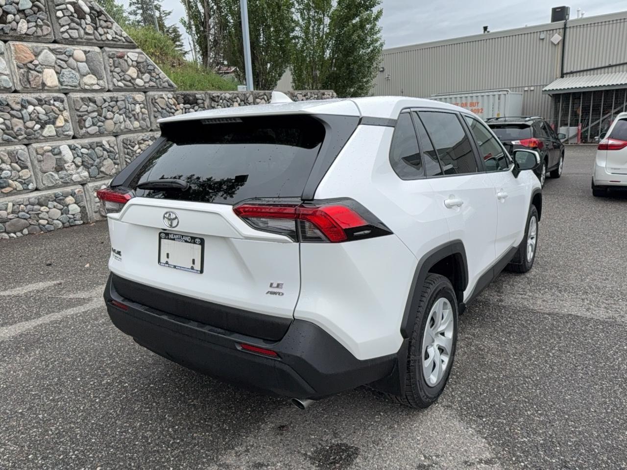 2025 Toyota RAV4 LE Photo
