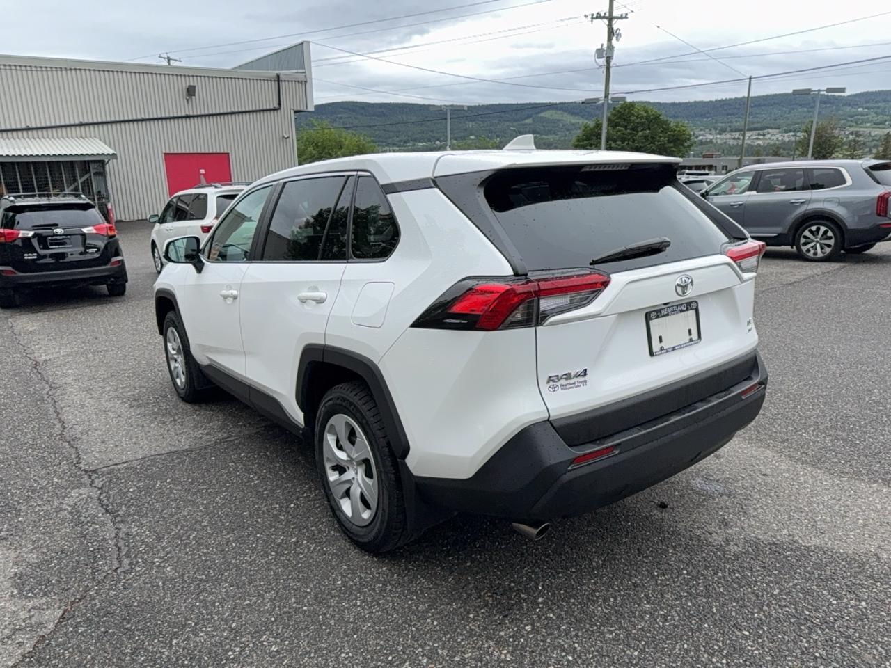 2025 Toyota RAV4 LE Photo