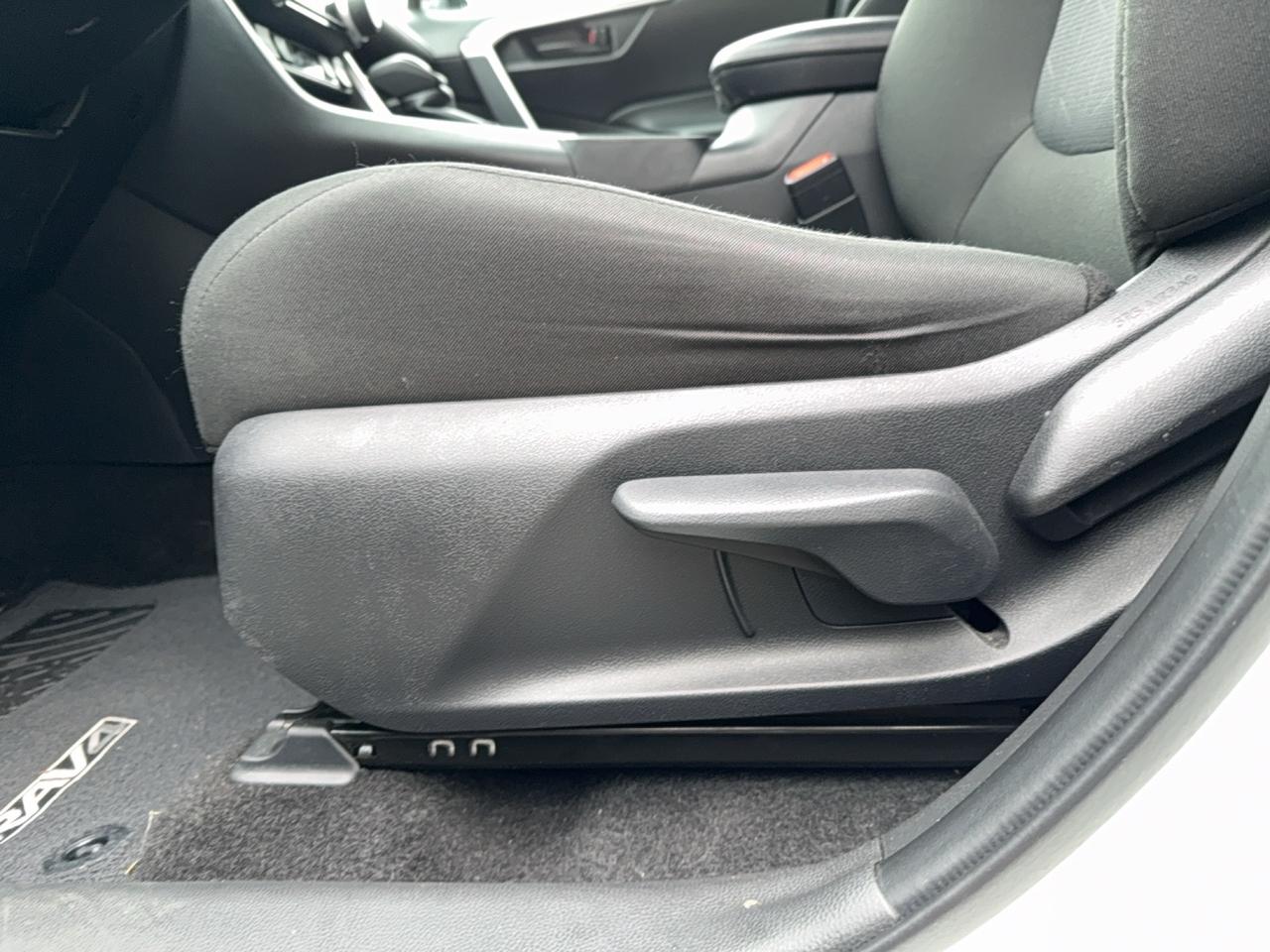 2025 Toyota RAV4 LE Photo