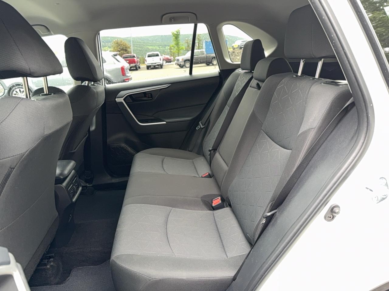 2025 Toyota RAV4 LE Photo