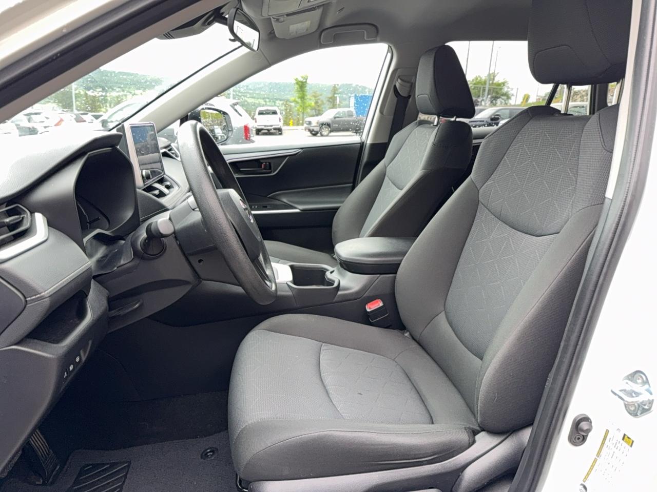 2025 Toyota RAV4 LE Photo