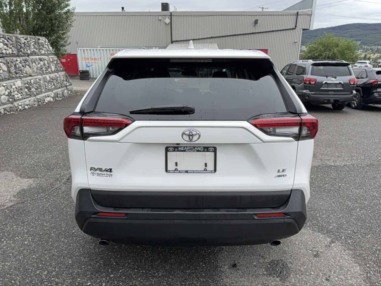 2025 Toyota RAV4 LE Photo