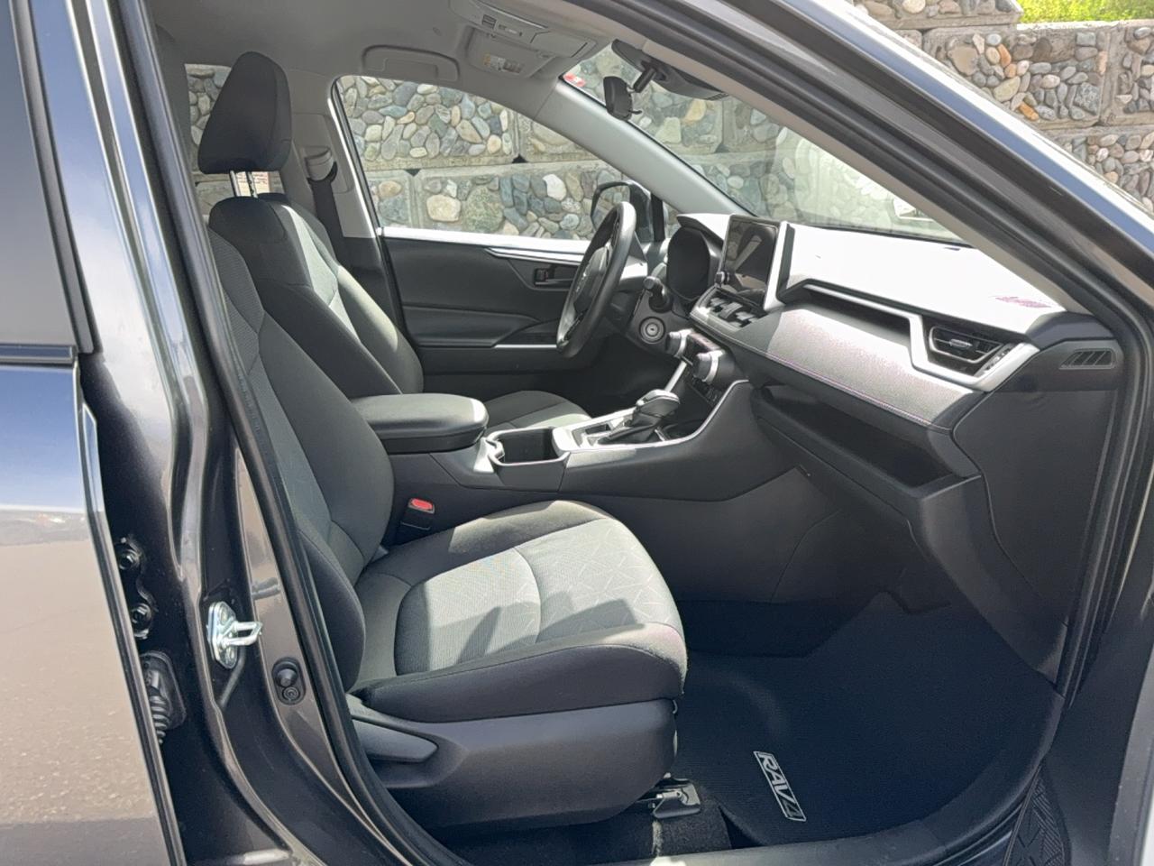 2025 Toyota RAV4 LE Photo