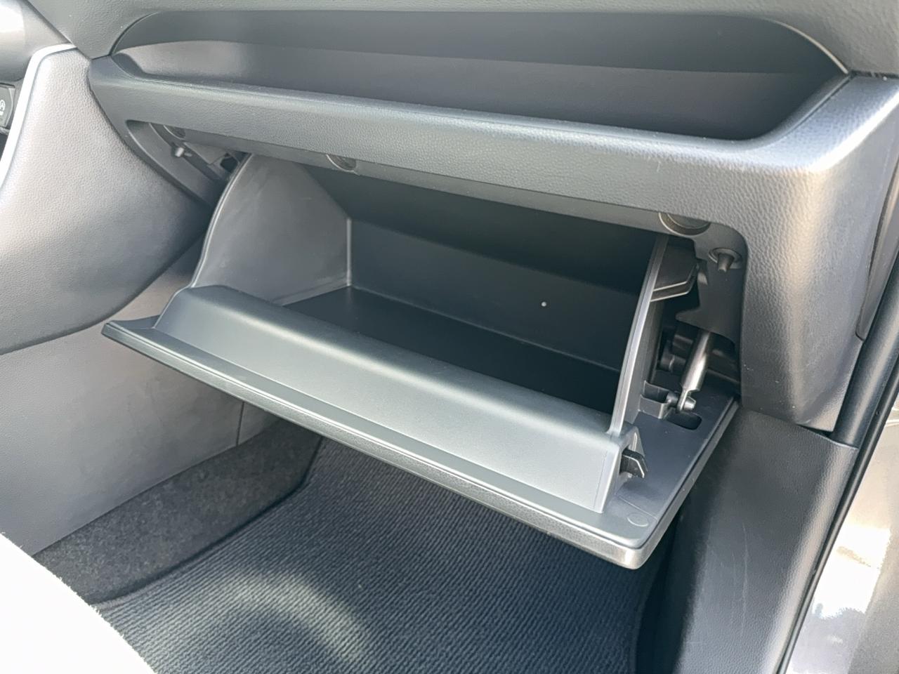 2025 Toyota RAV4 LE Photo