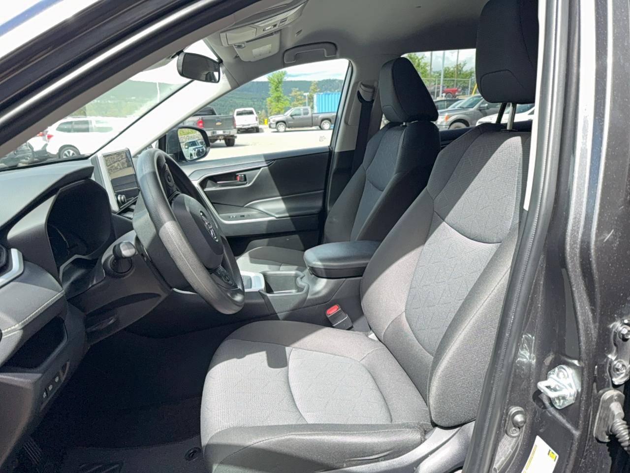 2025 Toyota RAV4 LE Photo
