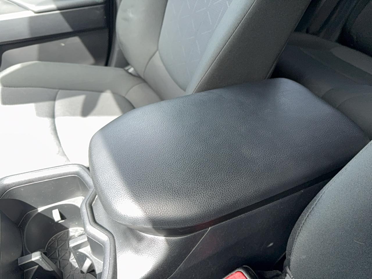 2025 Toyota RAV4 LE Photo