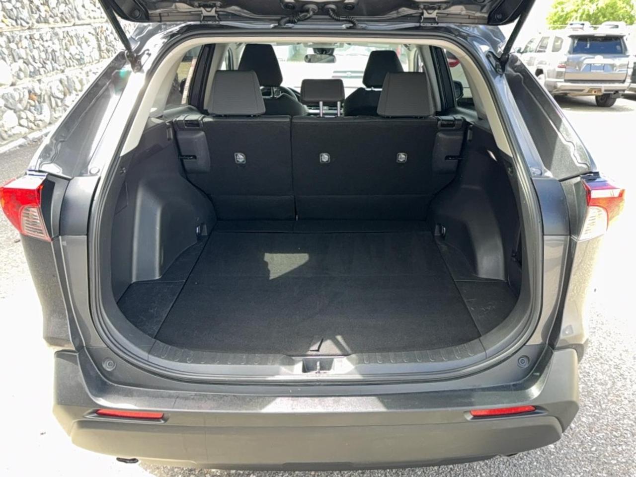2025 Toyota RAV4 LE Photo