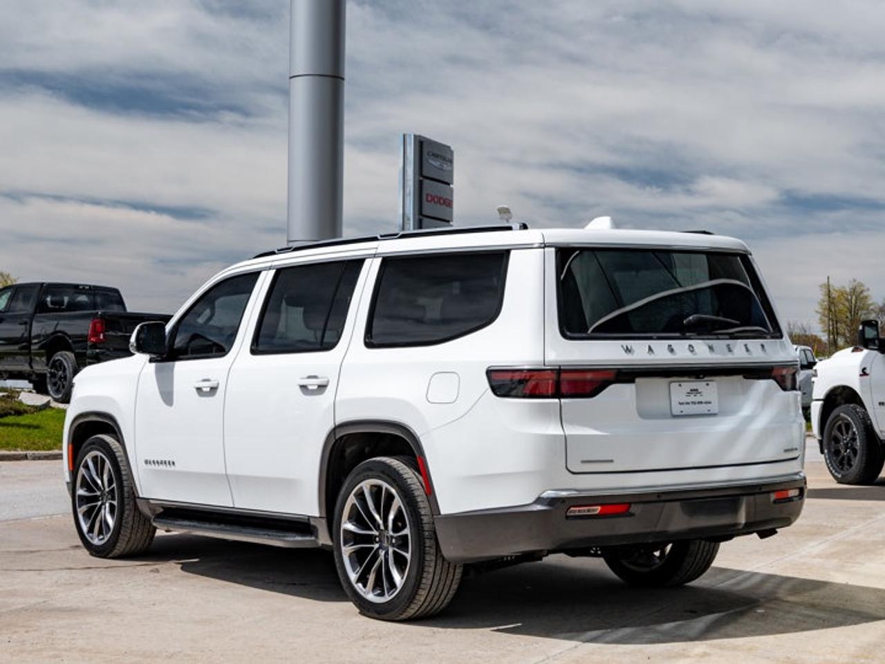 2022 Jeep Wagoneer Series II Photo