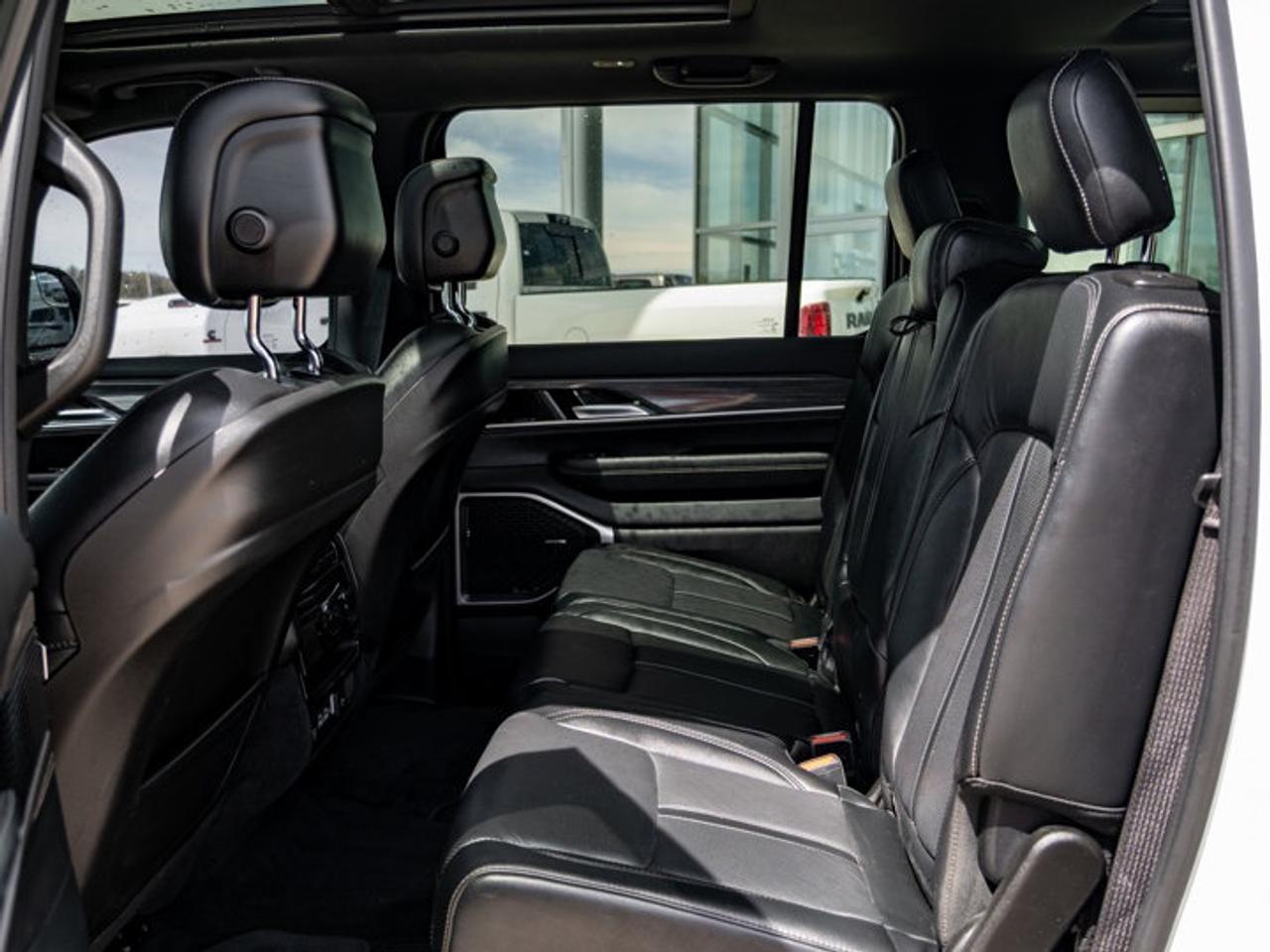 2022 Jeep Wagoneer Series II Photo