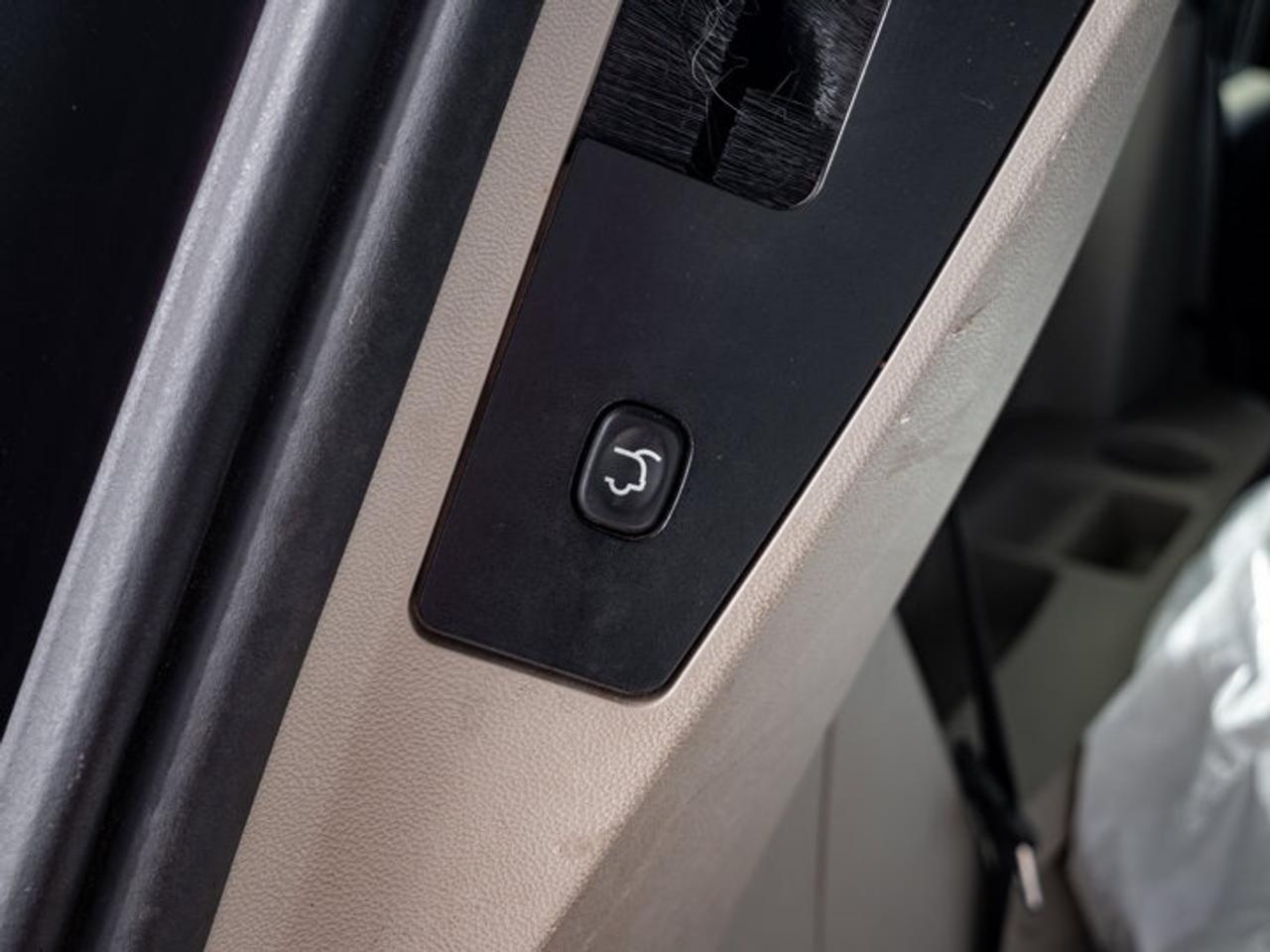 2017 Dodge Grand Caravan SXT Premium Plus Photo