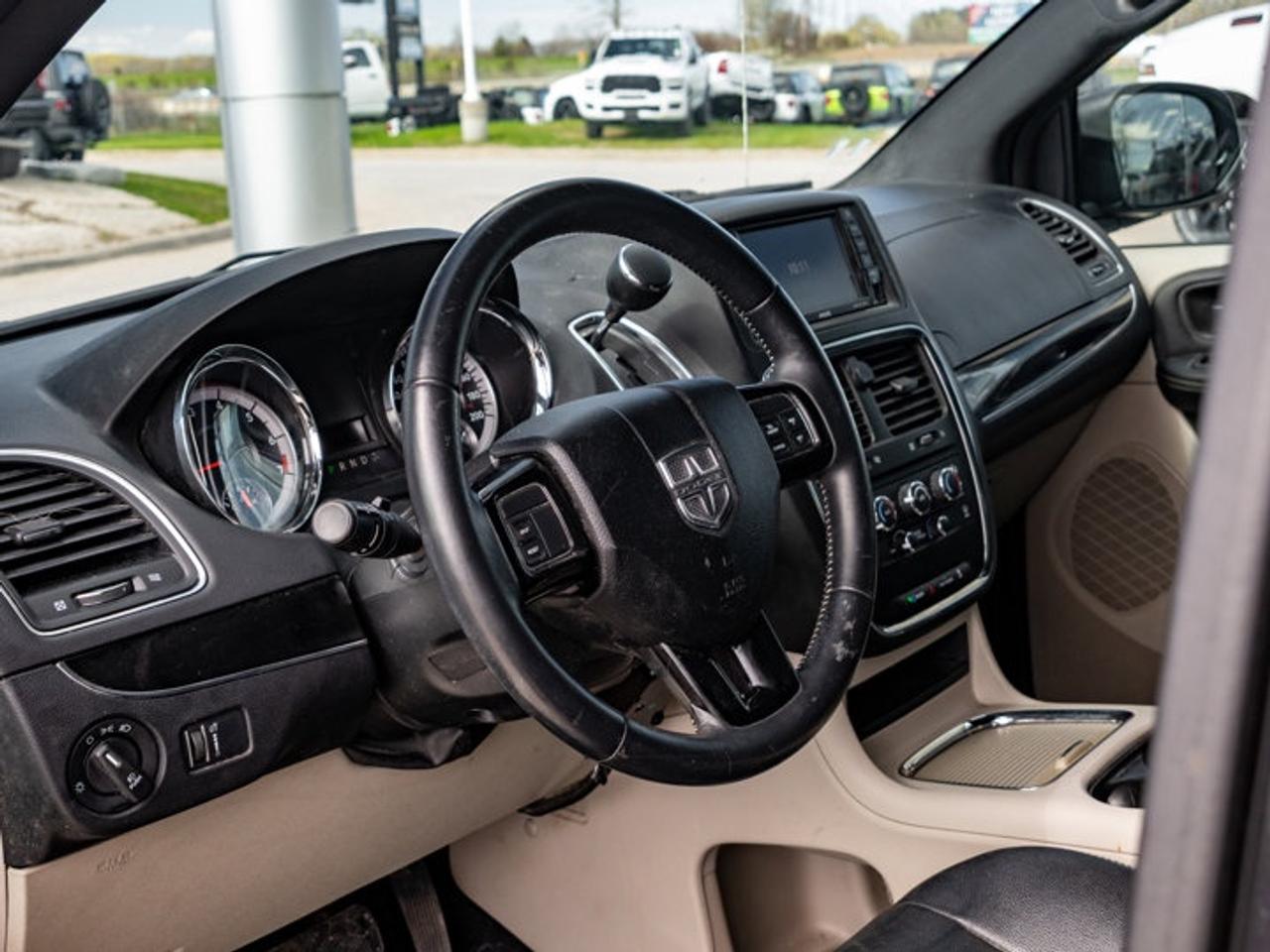 2017 Dodge Grand Caravan SXT Premium Plus Photo
