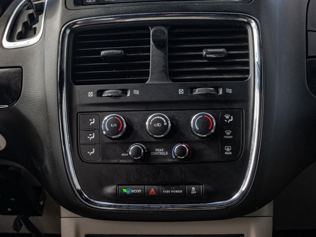 2017 Dodge Grand Caravan SXT Premium Plus Photo