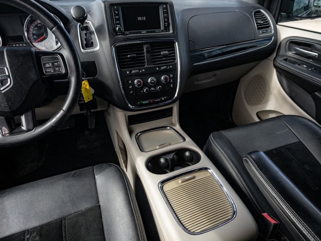 2017 Dodge Grand Caravan SXT Premium Plus Photo