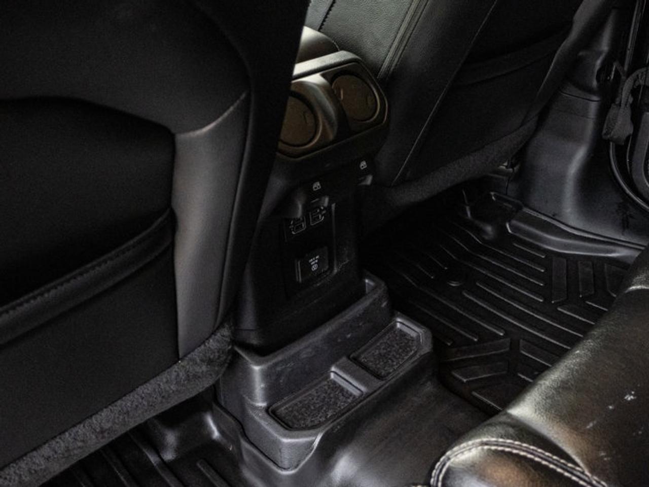 2019 Jeep Wrangler Unlimited Sahara Photo