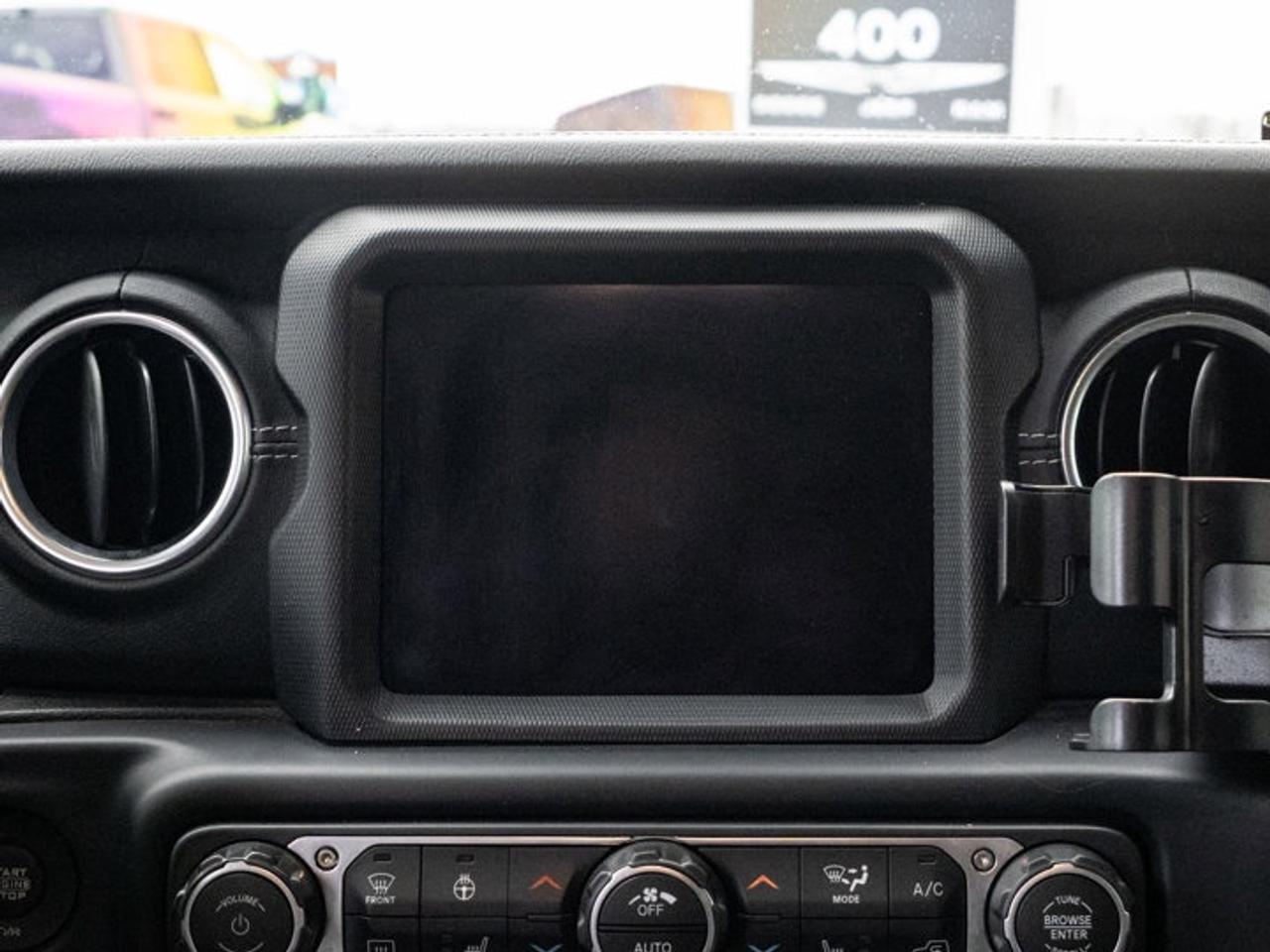 2019 Jeep Wrangler Unlimited Sahara Photo