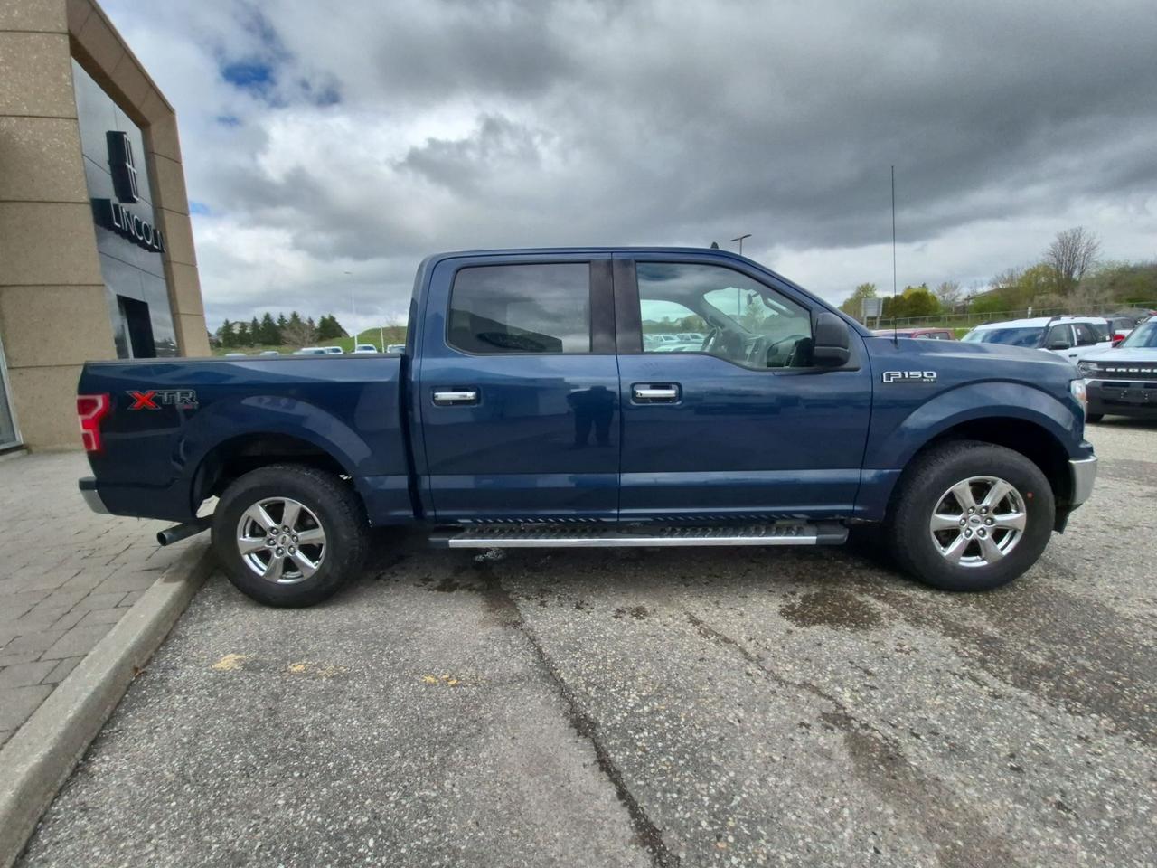 2019 Ford F-150 LOCAL TRADE, XTR PACKAGE, 18" RIMS, SIDE STEPS! Photo4