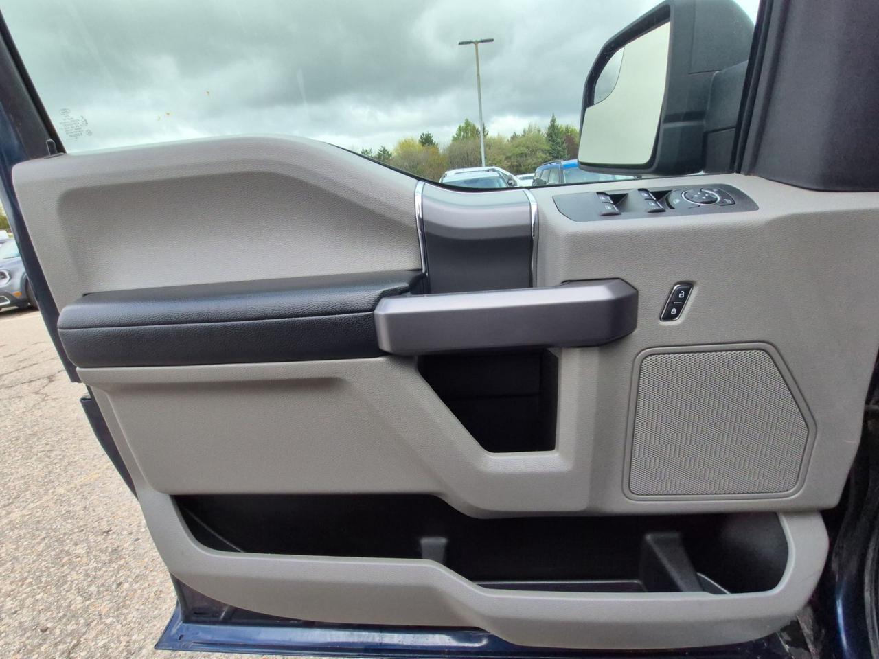 2019 Ford F-150 LOCAL TRADE, XTR PACKAGE, 18" RIMS, SIDE STEPS! Photo