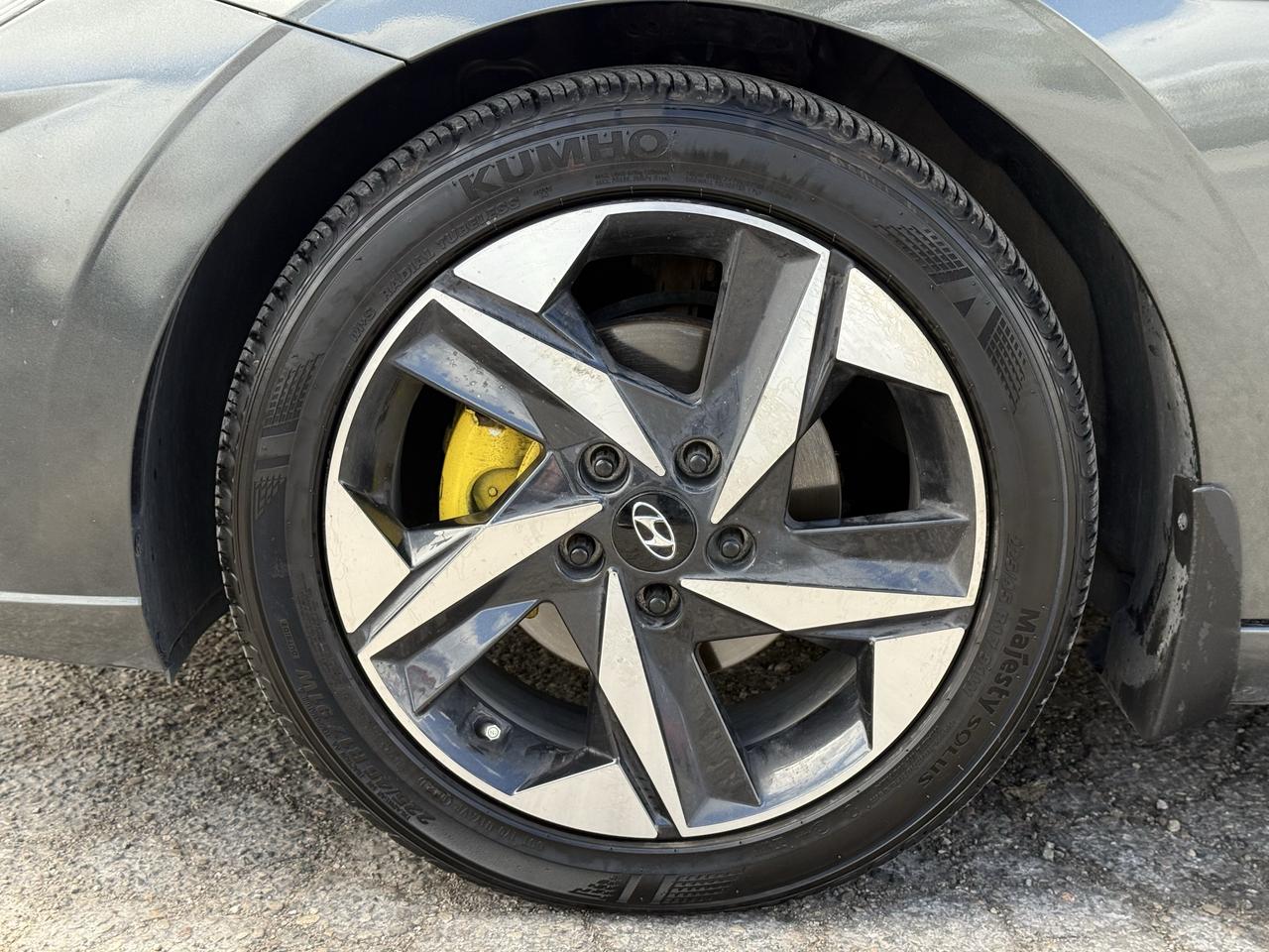 2021 Hyundai Elantra Ultimate Tech Photo