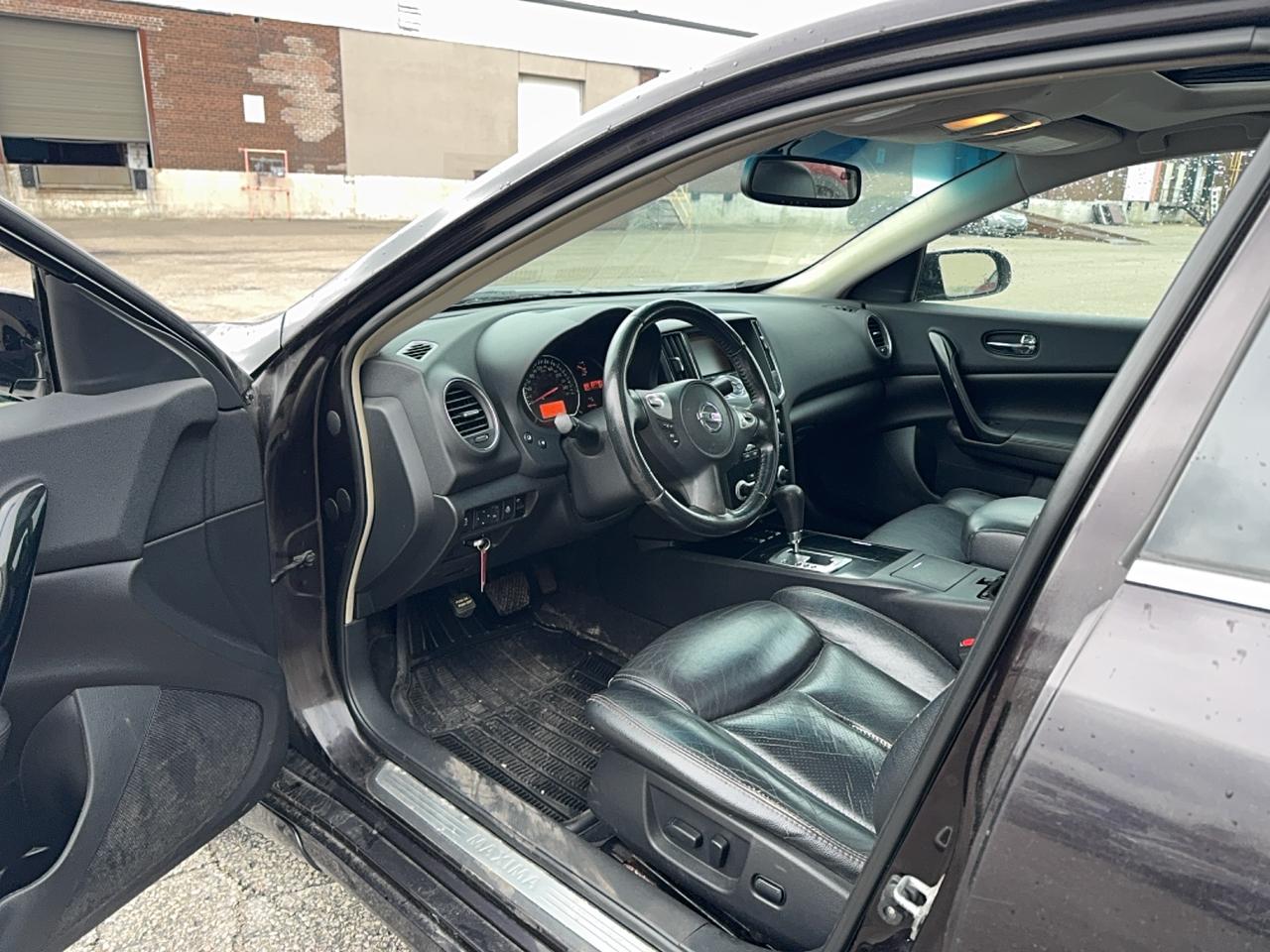 2011 Nissan Maxima 3.5 S Photo