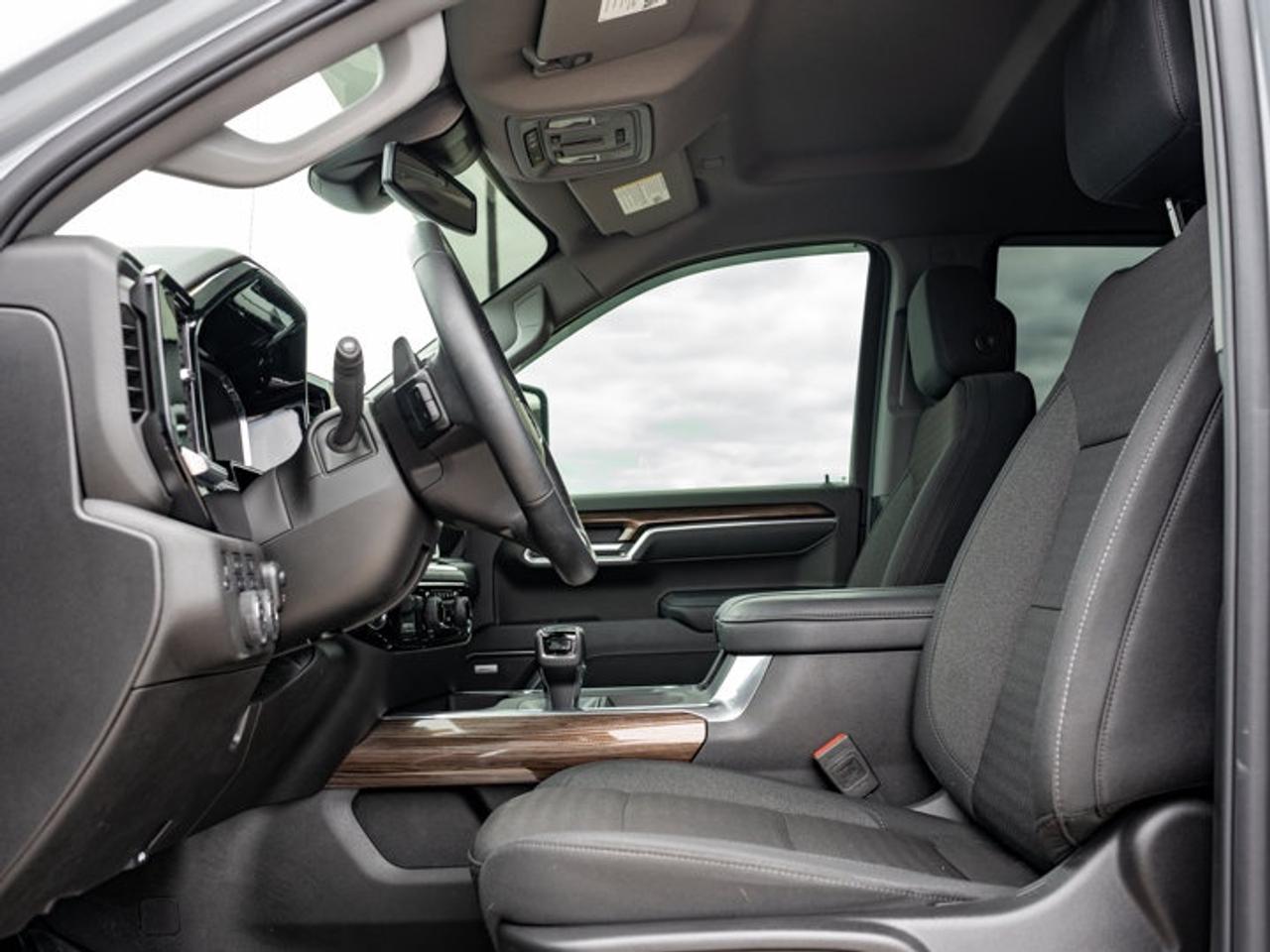 2025 Chevrolet Silverado 1500 RST Photo