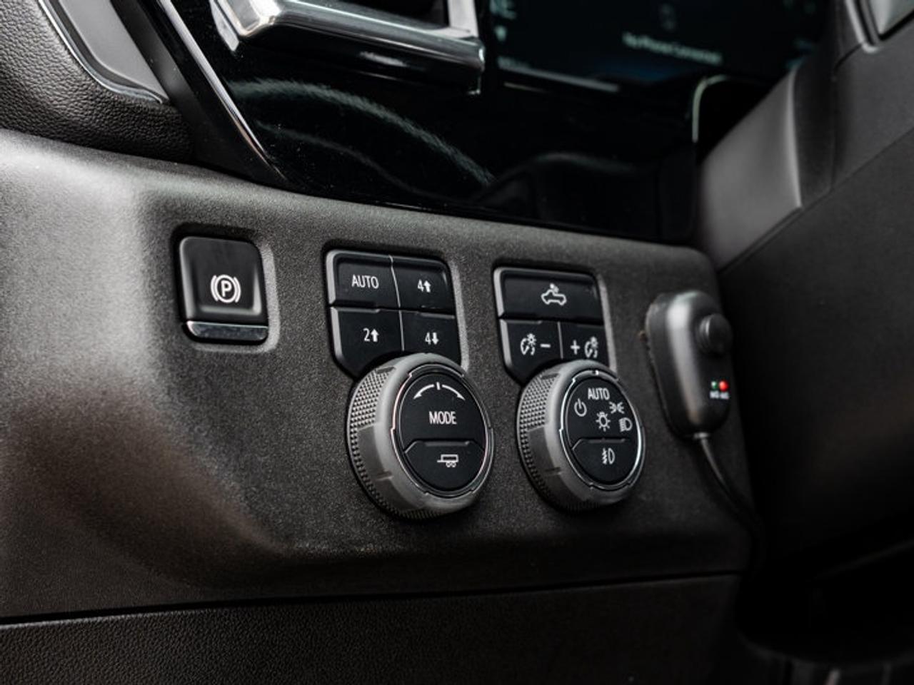 2025 Chevrolet Silverado 1500 RST Photo