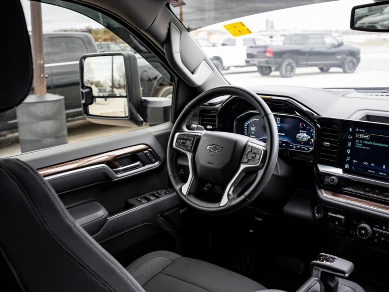 2025 Chevrolet Silverado 1500 RST Photo