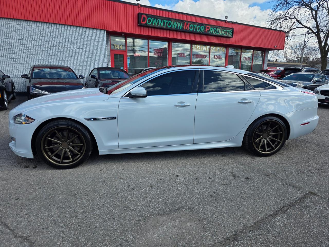 2017 Jaguar XJ Portfolio R Sport AWD Photo2