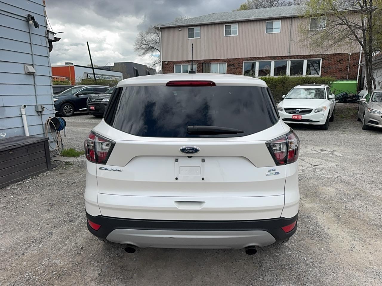 2017 Ford Escape SE Photo