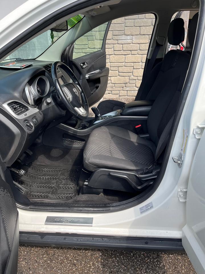 2016 Dodge Journey SE CERTIFIED 2.4 LTR 4 CYL. Photo