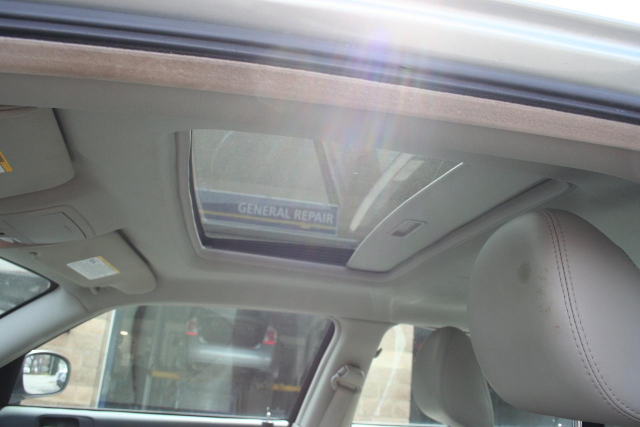 2005 Chrysler 300 300C Photo