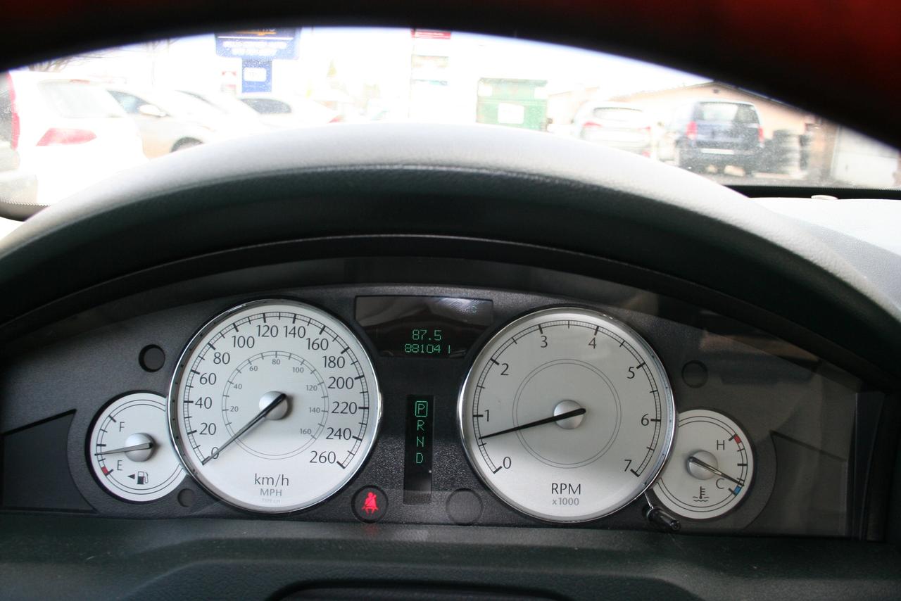 2005 Chrysler 300 300C Photo