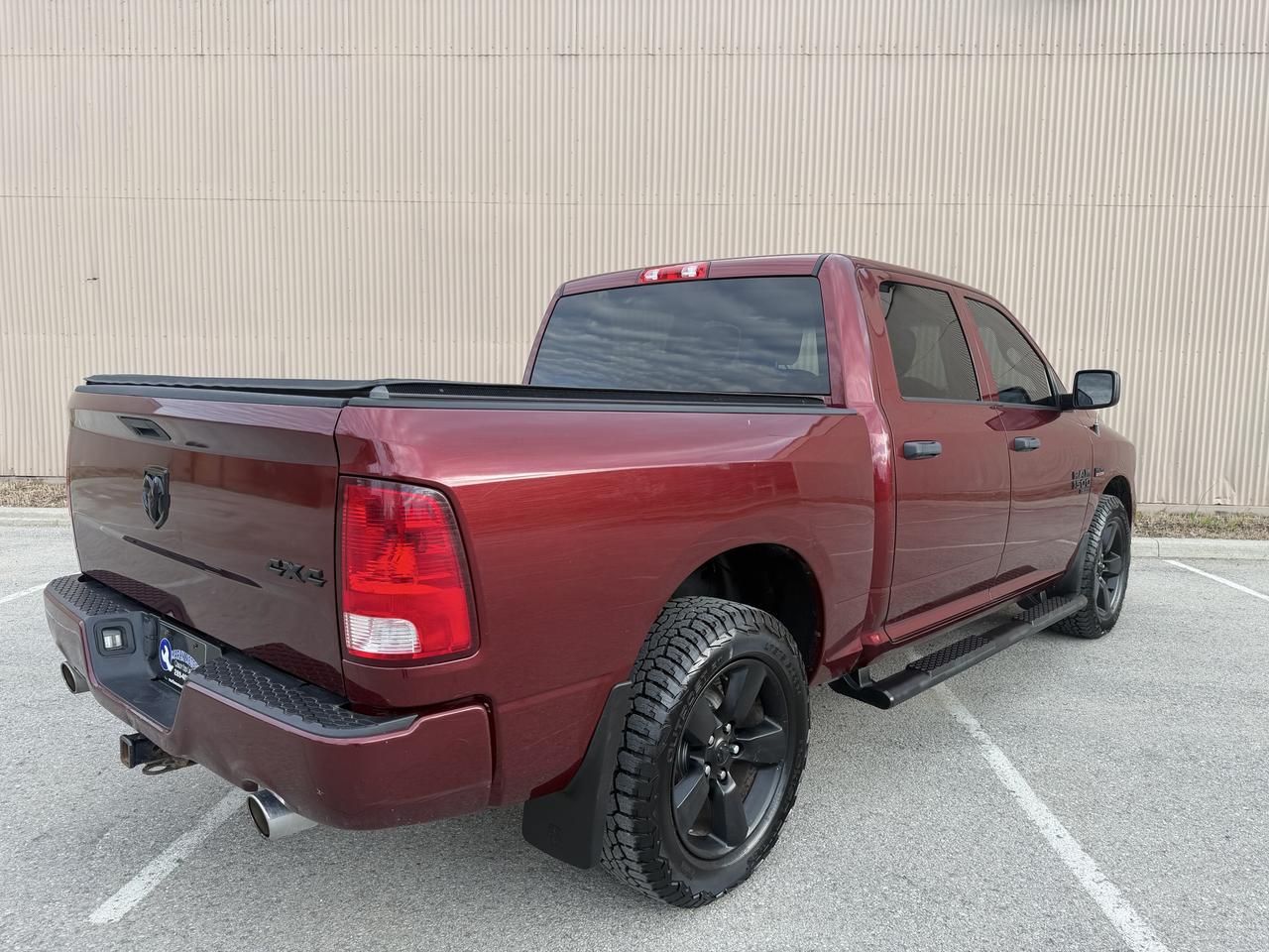 2019 RAM 1500 Classic EXPRESS Photo4