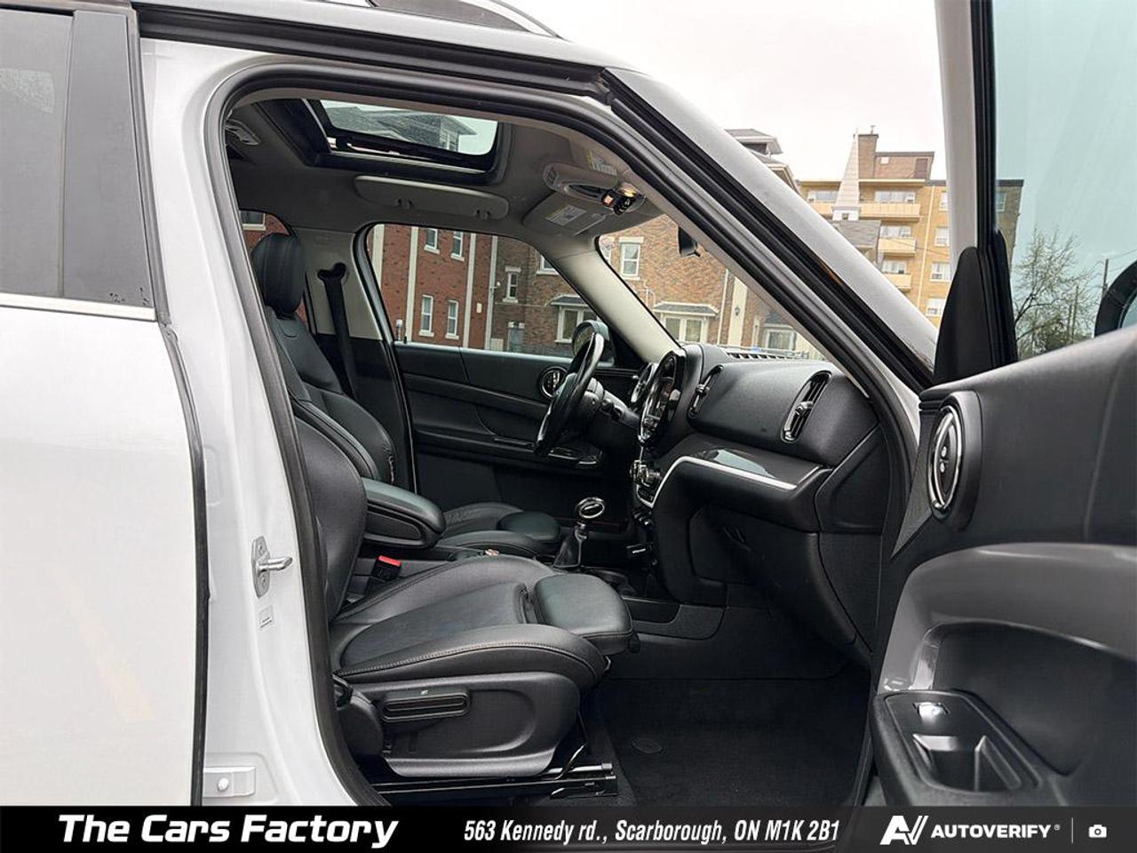 2019 MINI Countryman Cooper S ALL4 Camera / Leather / No Accident! Photo