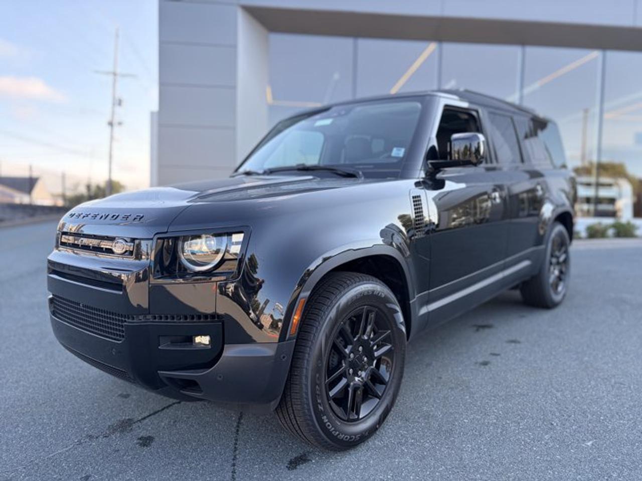 Standard SUV 4WD, 130 P300 S, 8-Speed Automatic w/OD, Intercooled Turbo Gas/Electric I-6 3.0 L/183