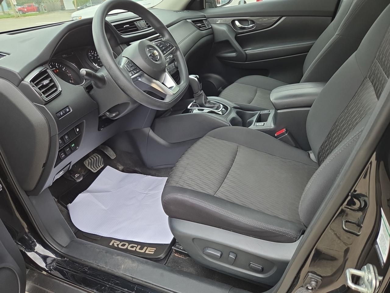 2020 Nissan Rogue SV   Roof Photo