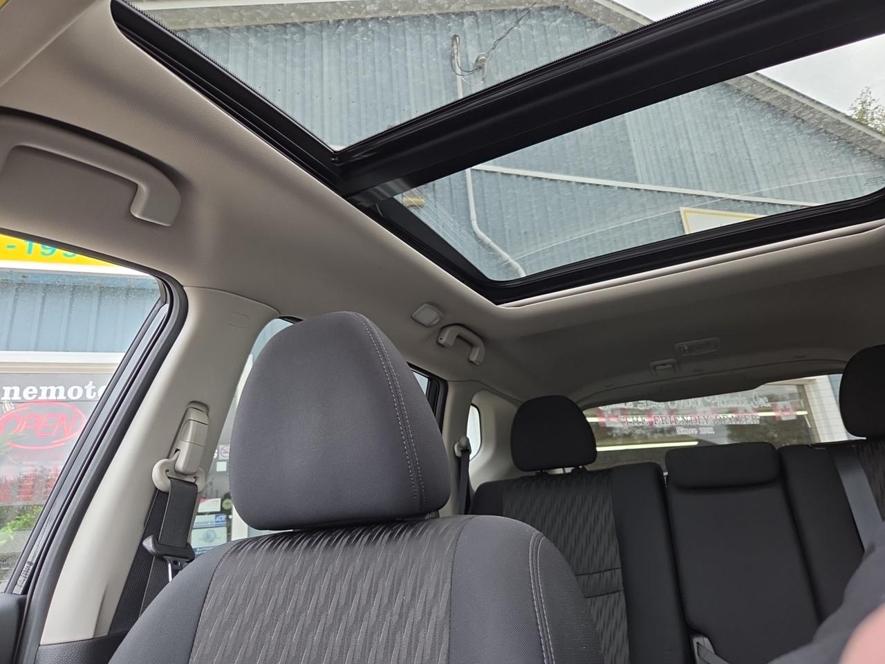 2020 Nissan Rogue SV   Roof Photo