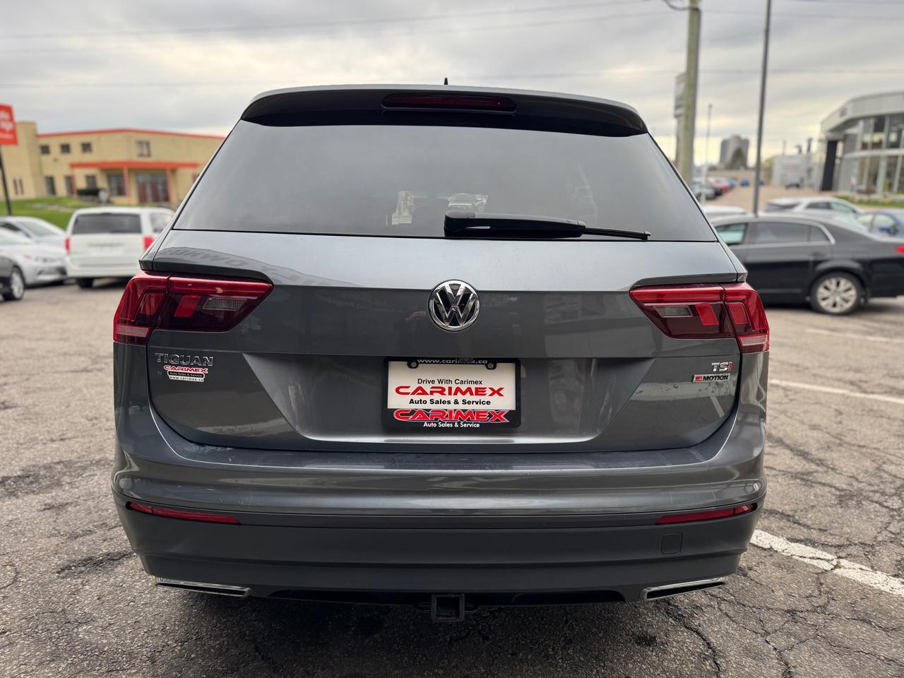 2018 Volkswagen Tiguan Comfortline 7 Passenger | AWD | Accident Free | Leather | Sunroof | Apple Car Play | Android Auto Photo3