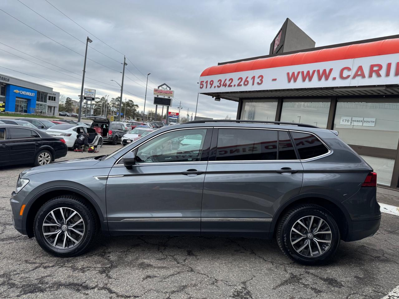 2018 Volkswagen Tiguan Comfortline 7 Passenger | AWD | Accident Free | Leather | Sunroof | Apple Car Play | Android Auto Photo