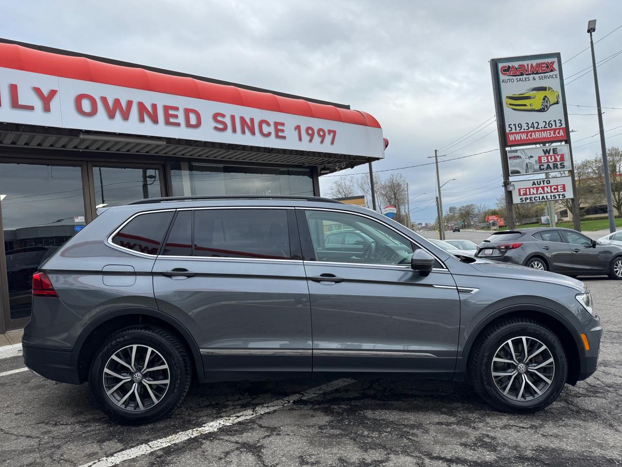 2018 Volkswagen Tiguan Comfortline 7 Passenger | AWD | Accident Free | Leather | Sunroof | Apple Car Play | Android Auto Photo