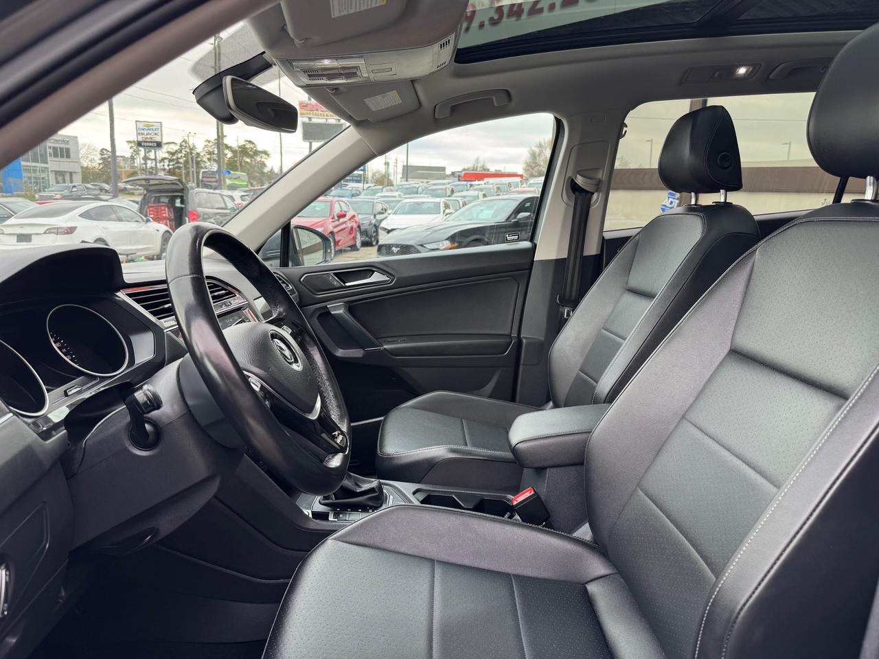2018 Volkswagen Tiguan Comfortline 7 Passenger | AWD | Accident Free | Leather | Sunroof | Apple Car Play | Android Auto Photo