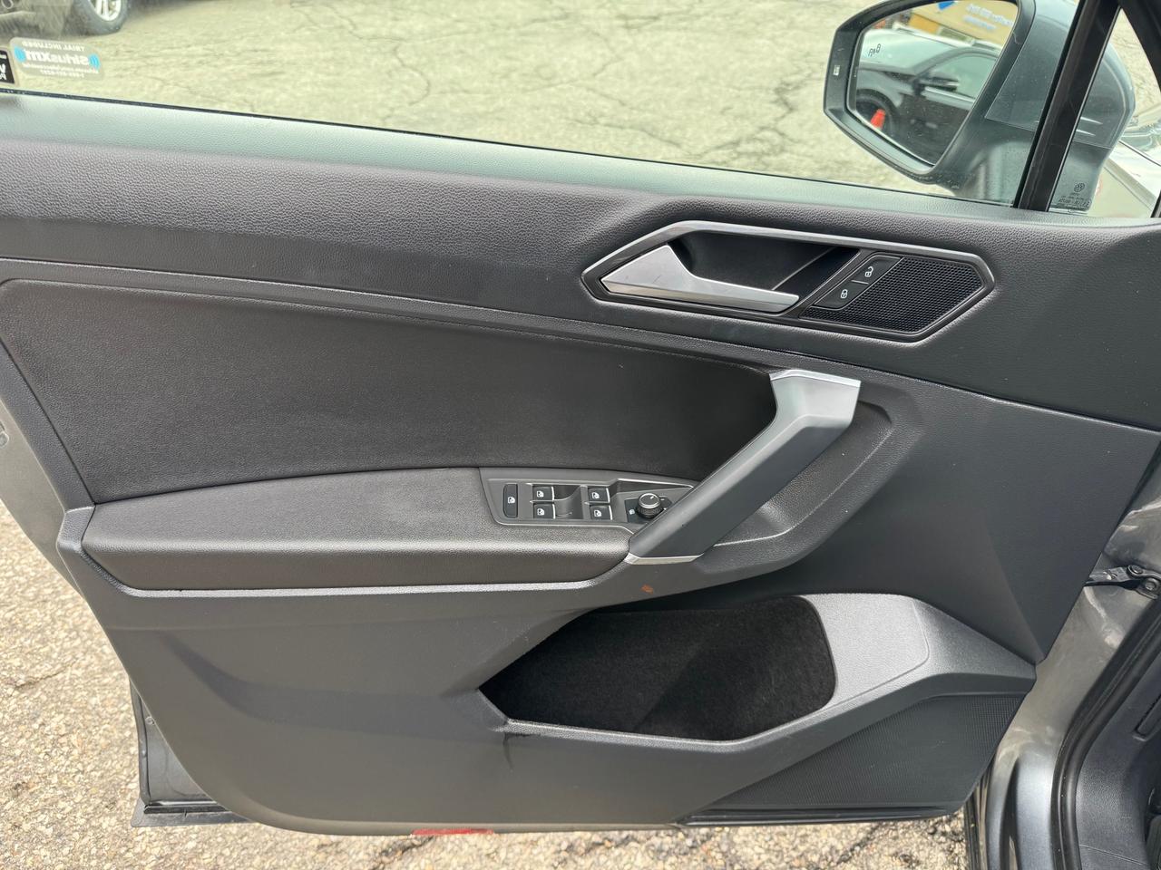 2018 Volkswagen Tiguan Comfortline 7 Passenger | AWD | Accident Free | Leather | Sunroof | Apple Car Play | Android Auto Photo